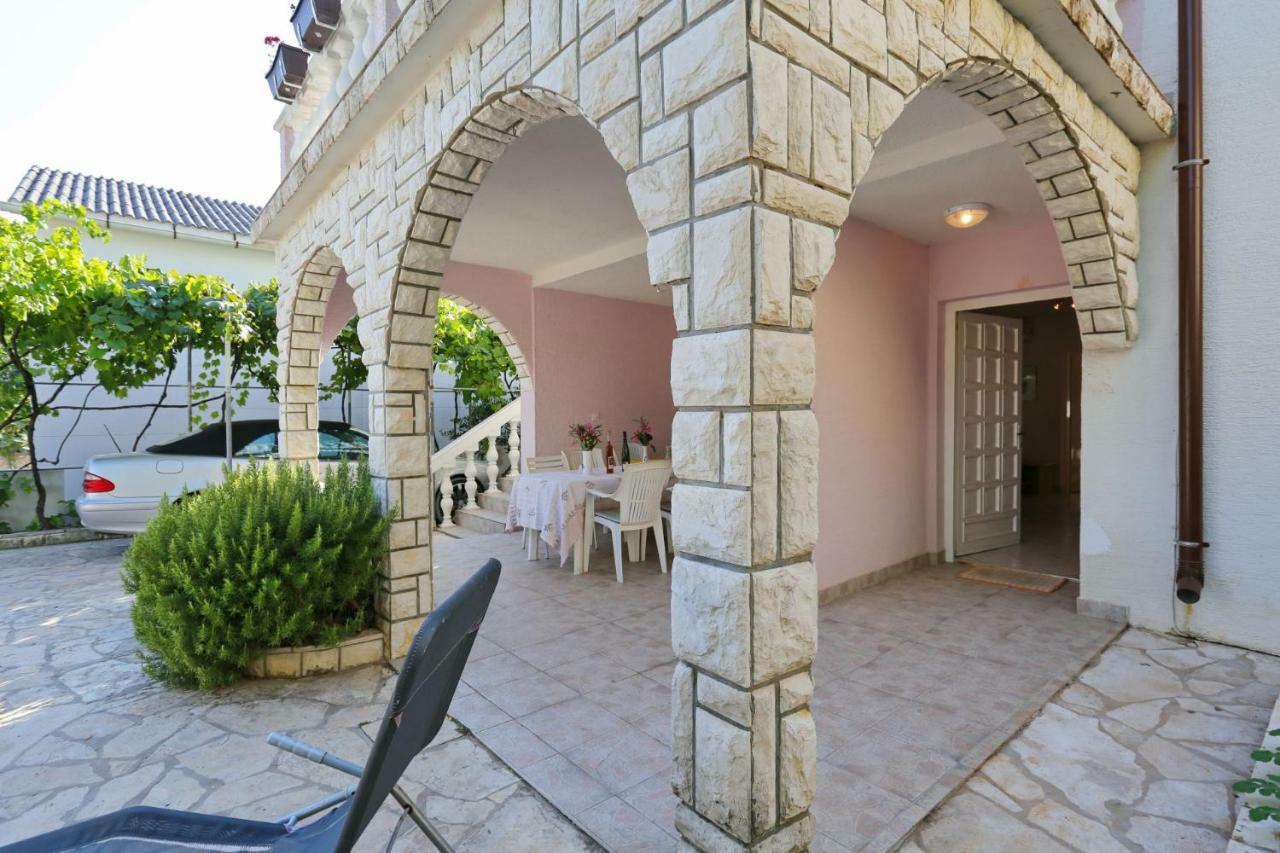 Villa Neyla Vir Buitenkant foto
